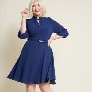 Liza Luxe Evolving Itinerary Tie Neck Dress Size‎ 12